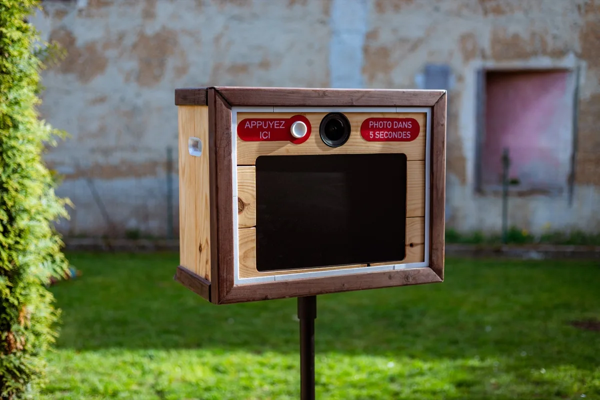 Photobooth professionnel pour mariage &agrave; Cr&eacute;mieu